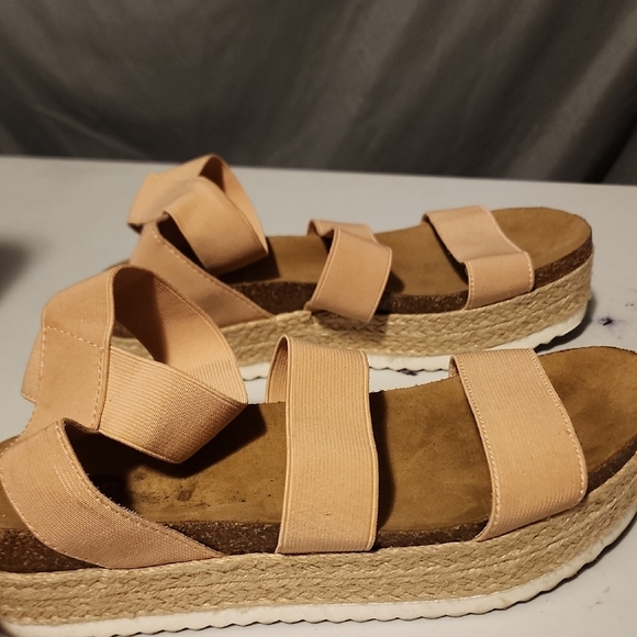 Report Tan Espadrille Shoes with Elastic Straps - Picture 6 of 7
